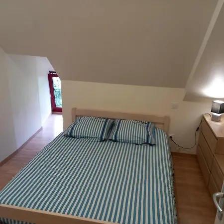 Chez Jojo A St Fraimbault 펜션 *